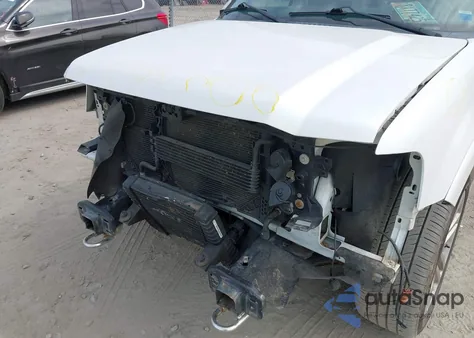 2017 Ford Expedition Platinum z USA, uszkodzony, nr VIN 1FMJU1MTXHEA24738